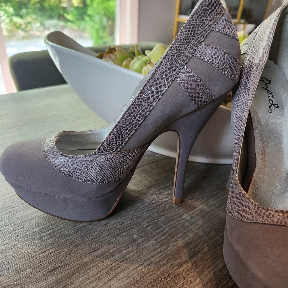 Gray New Heel Quipid